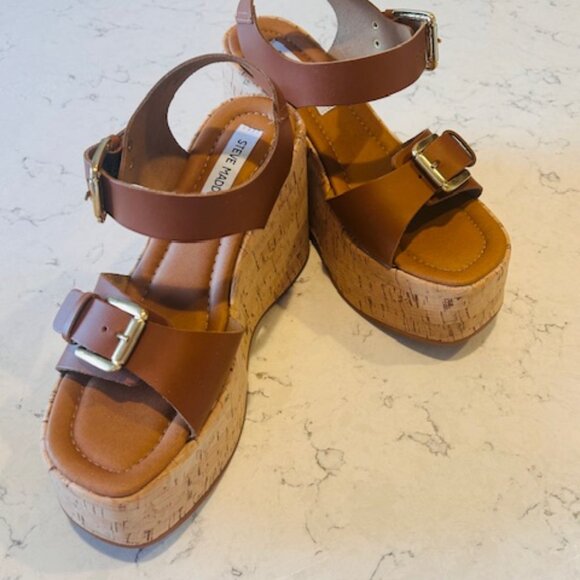 Steve Madden River Platform Sandal - Picture 2 of 6